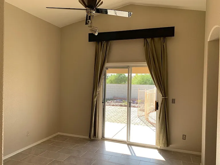 8824 S Desert Rainbow Dr — Photo 10