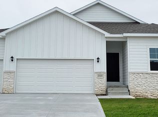 Neuville Plan, Pioneer View, Omaha, NE 68157