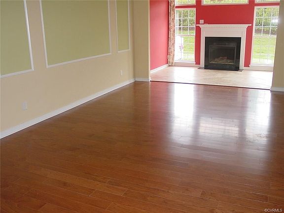 4th image of 566 Siena Ln