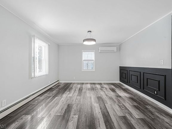 5th image of 67 Maple Avenue