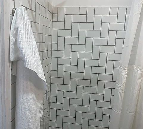 4th image of 713 N Yturria St