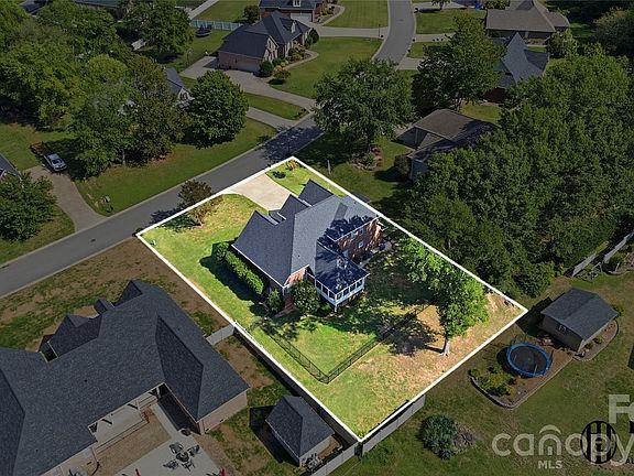 2nd image of 235 Landry Dr