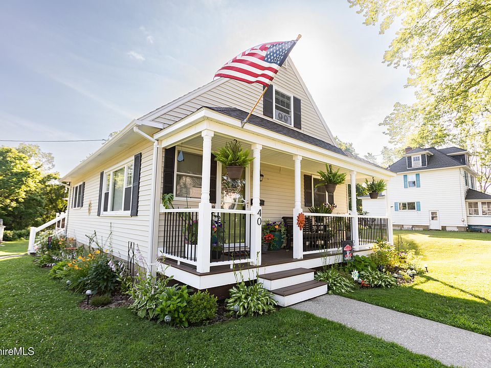 1st image of 40 Longfellow Ave