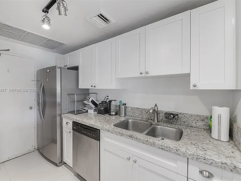 880 NE 69th St #5L — Photo 13