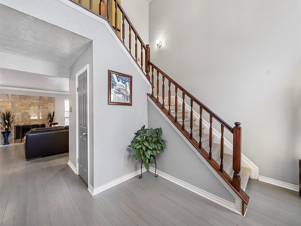 1st image of 8055 Pine Falls Dr