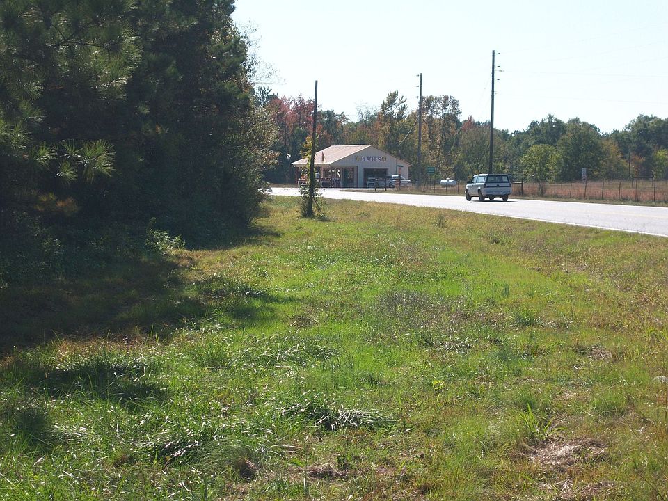 2nd image of 1010 Kelly Ln
