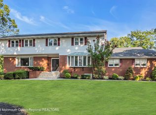 16 Arthur Pl, Middletown, NJ 07748