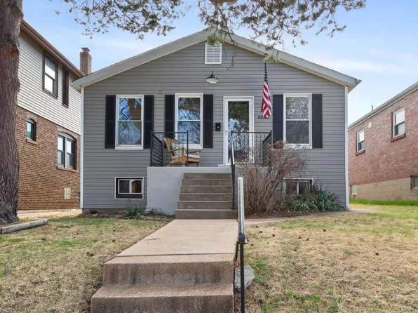 6808 Parkwood Pl, Saint Louis, MO 63116