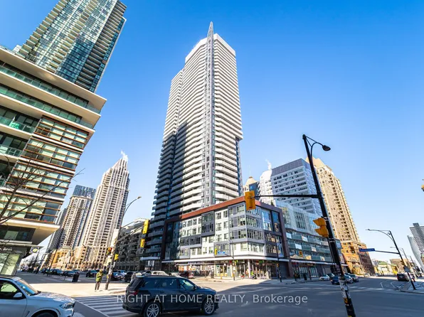 4065 Confederation Pkwy, Mississauga, ON