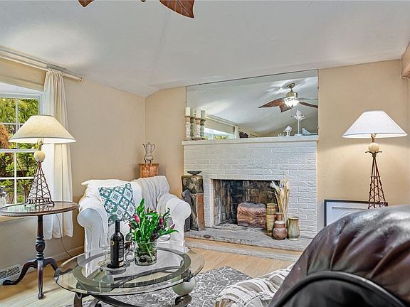 5th image of 2567 Warren Rd
