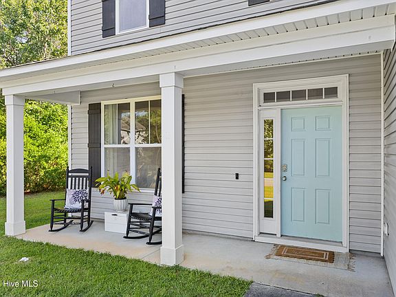 3rd image of 104 Bungalow Road
