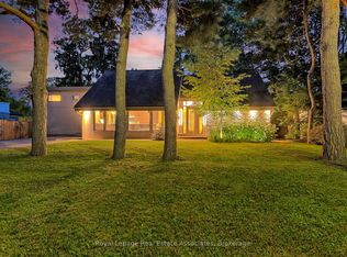 1510 Point O Woods Rd, Mississauga, ON L5G 2X7