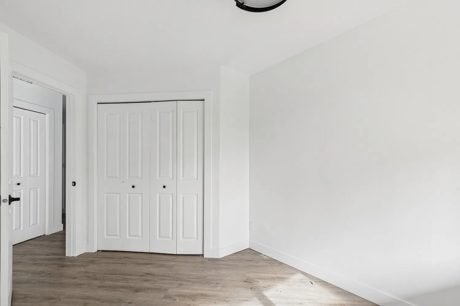 Oliver Court — Photo 2