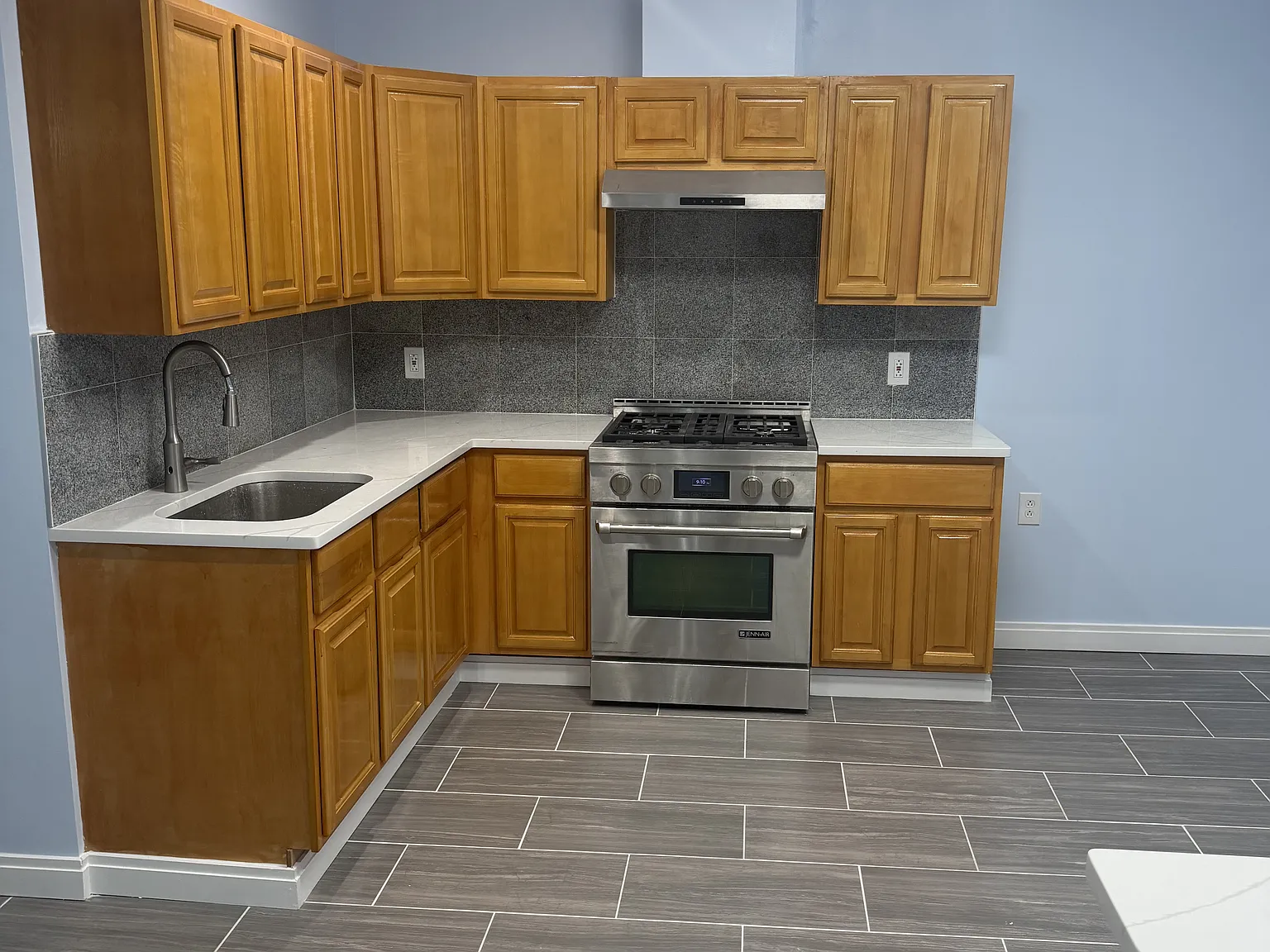 3 bed, $3,550 — Photo 1