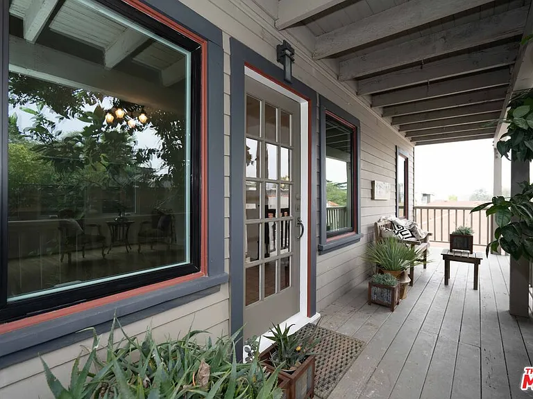 1365 1/2 Maltman Ave — Photo 23