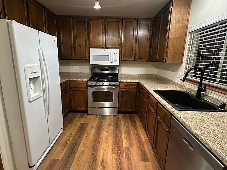 35 Rose Ln — Photo 5