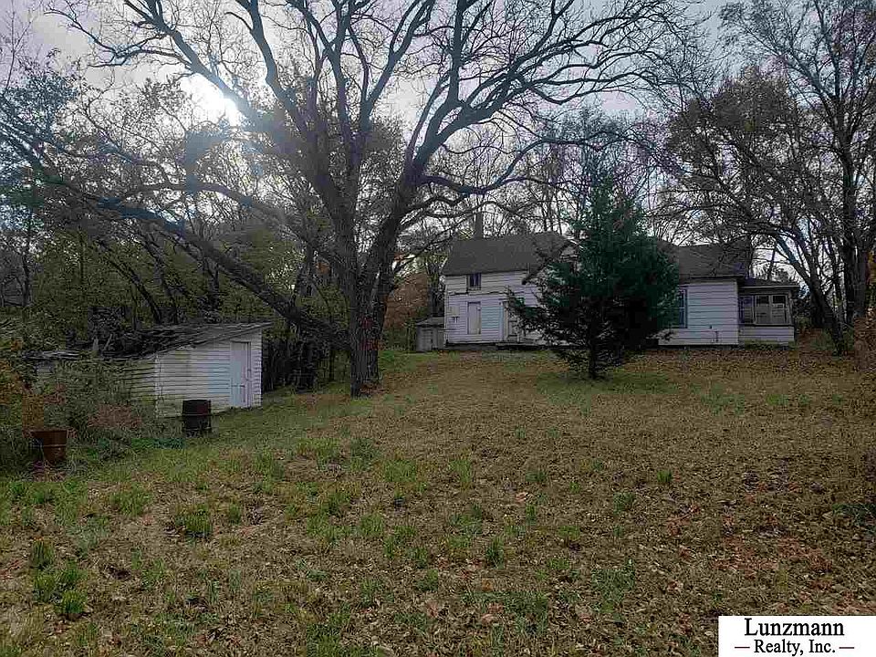 2nd image of 617 3rd St