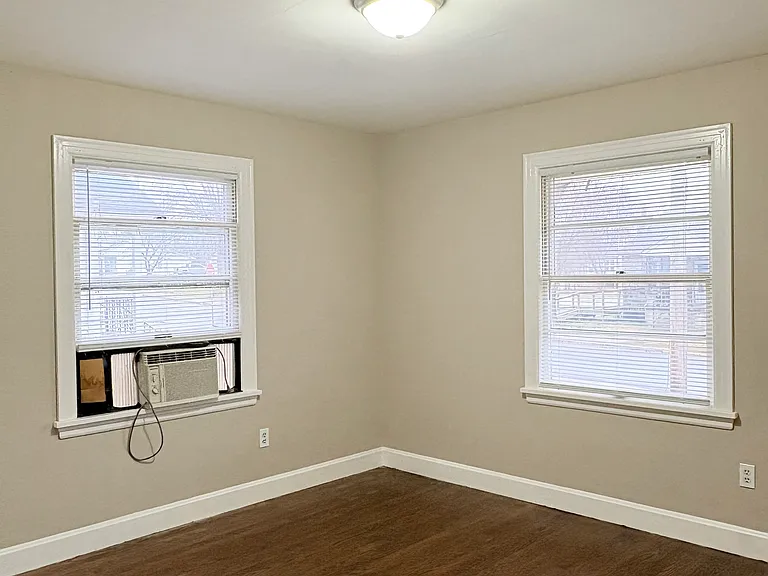 1405 Kenton St — Photo 8