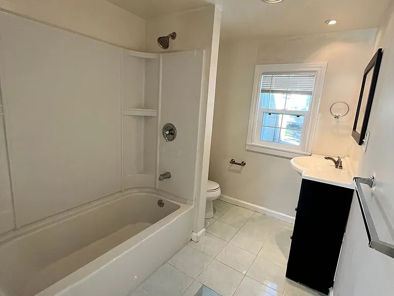 20900 Birch St — Photo 5