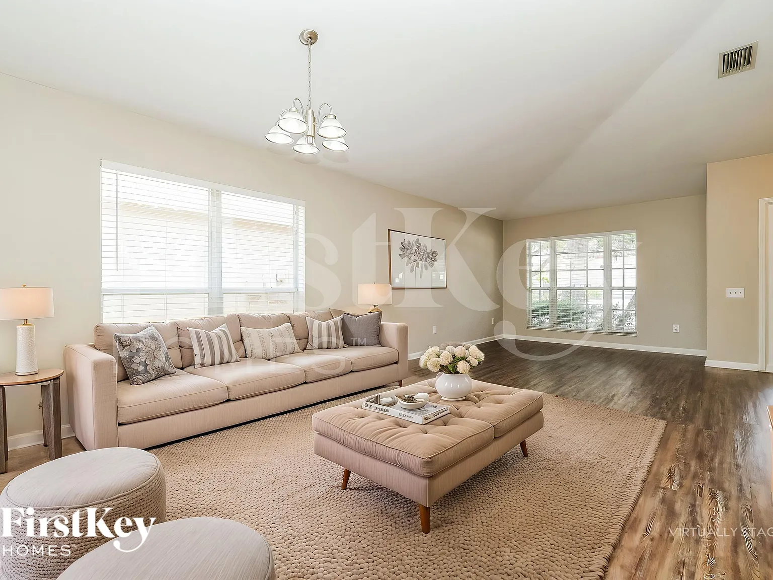 4 bed, 2.0 bath, 1956 sqft, $2,070 — Photo 3