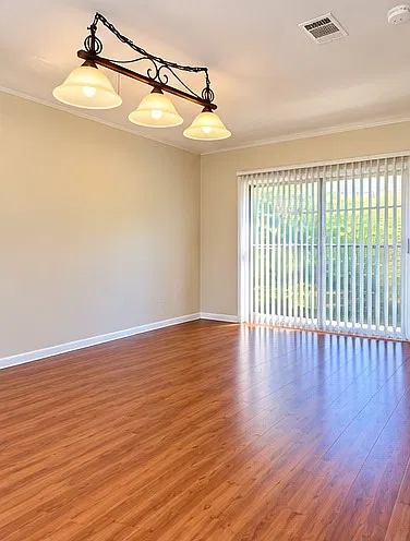 436 N Newburger Ave — Photo 3