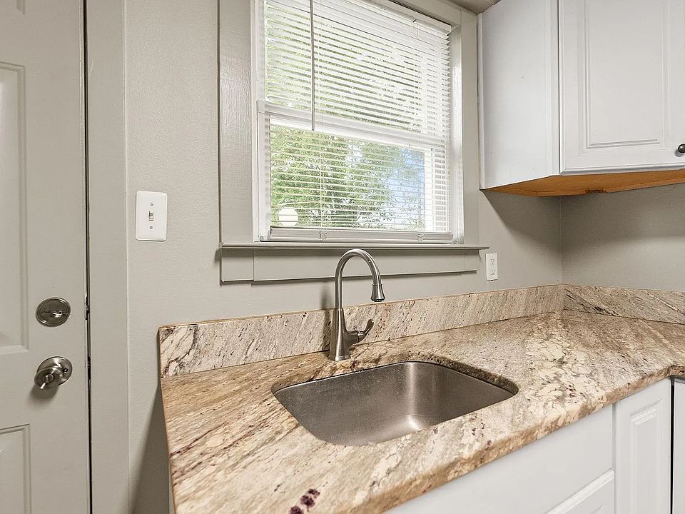 1st image of 1724 W 19th St APT 2