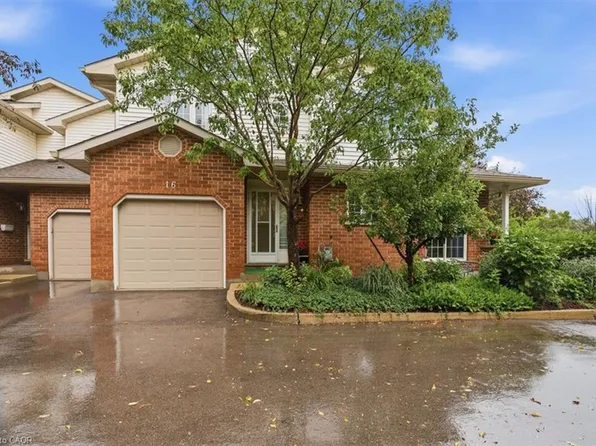 229 Baker St #16, Waterloo, ON N2T 2R4