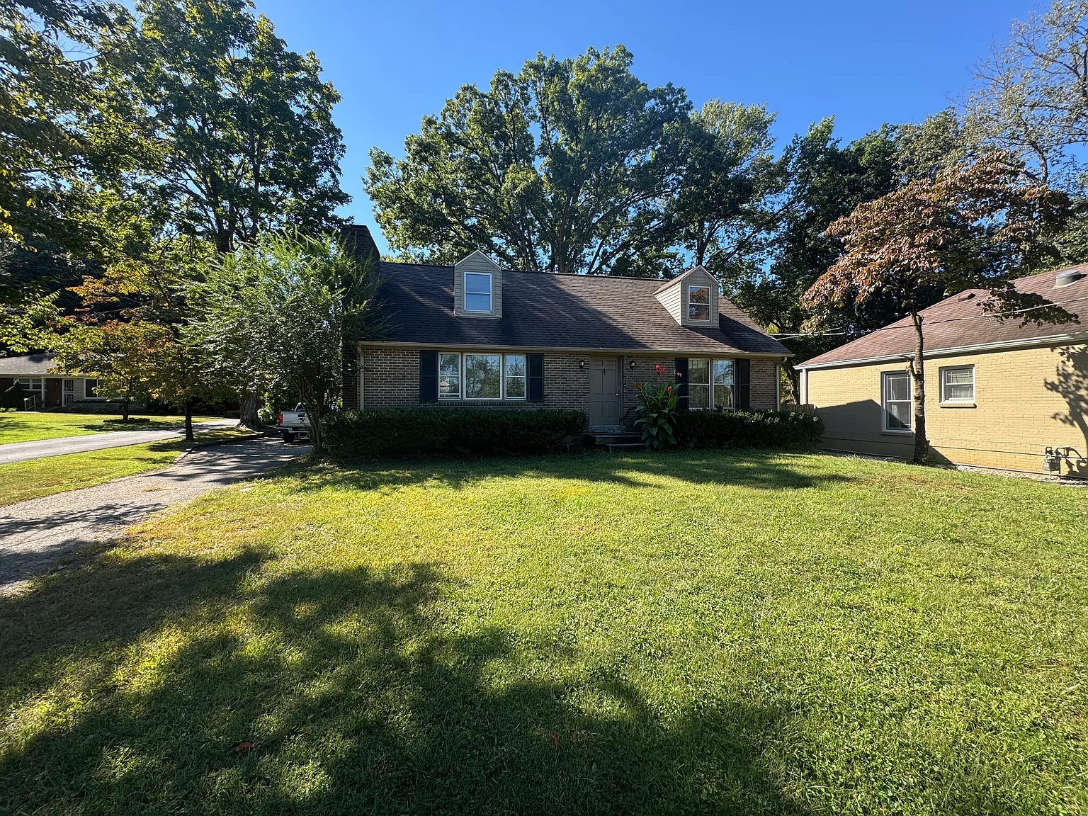 4 bed, 1820 sqft, $2,100 — Photo 2