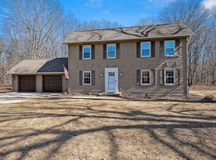 2840 W Kenlar Cir, Suamico, WI 54313