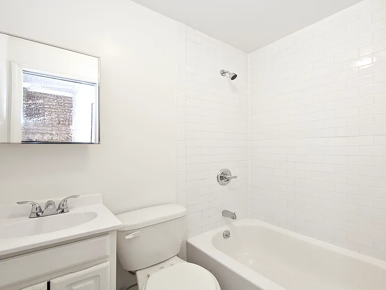 13 Essex St #6 — Photo 5