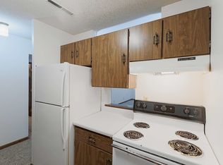 1122 F St #4, Lincoln, NE 68508