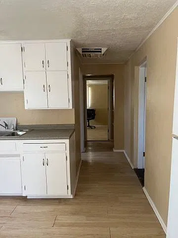 2 bed, 700 sqft, $650 — Photo 3