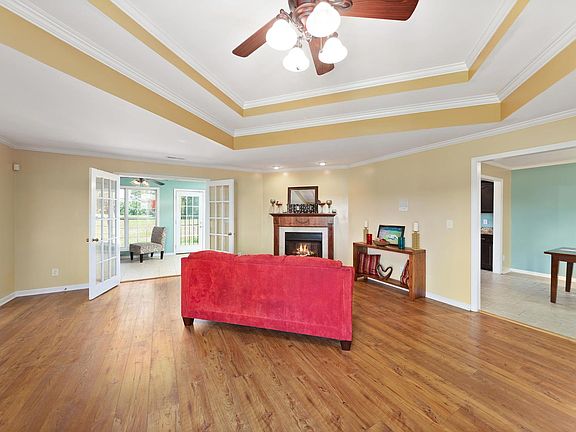 4th image of 2761 Hayes Ln