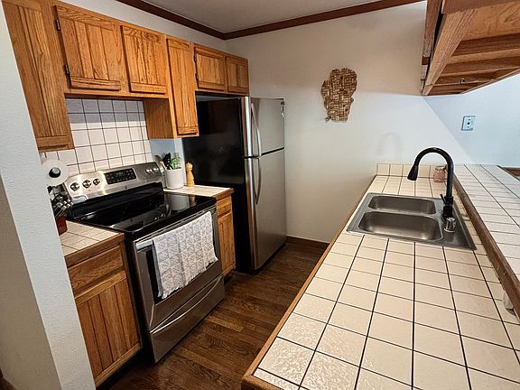4th image of 100 Winding Creek Rd #9