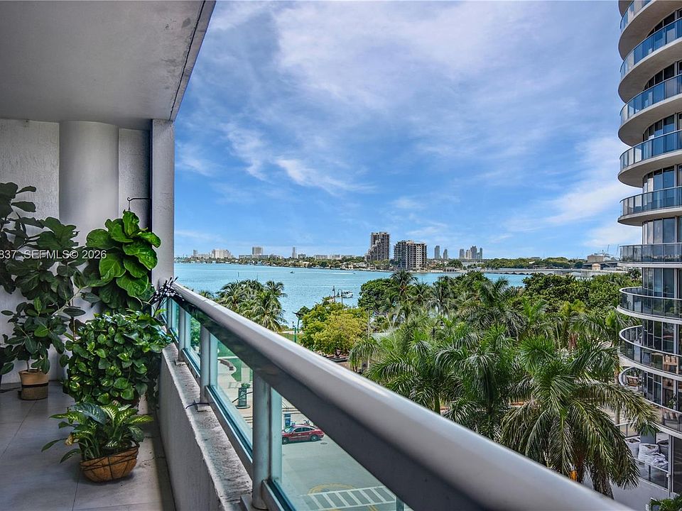 1st image of 1800 N Bayshore Dr APT 512