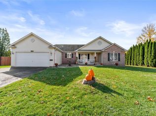 2064 Brookway Cres, Ontario, NY 14519