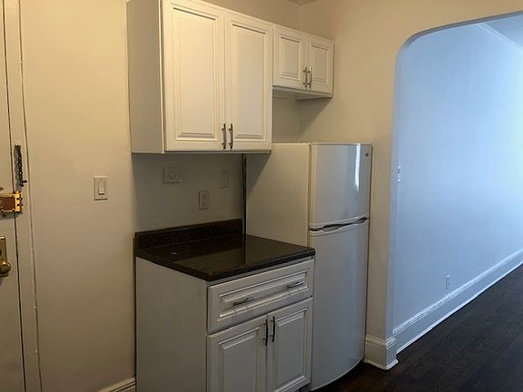 5th image of 59 E 79th St #5A1
