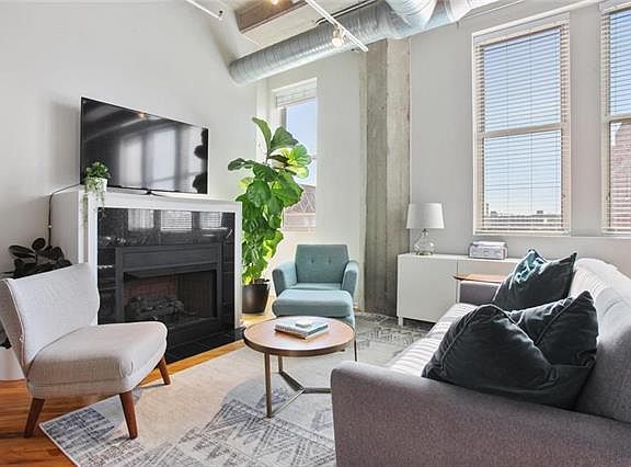 3rd image of 2107 Grand Blvd APT 406