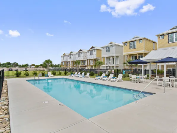 205 Islander Dr #E, Emerald Isle, NC 28594