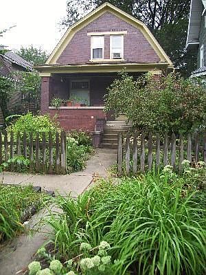 1st image of 825 S Harvey Ave
