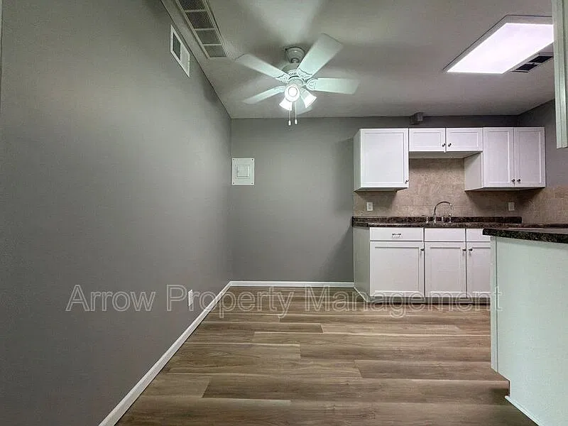 3840 S 46th St — Photo 2
