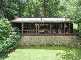 56 Derby Ln, Cleveland, GA 30528