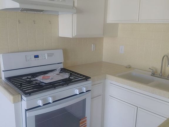 4th image of 1280 W 24th St #1-13
