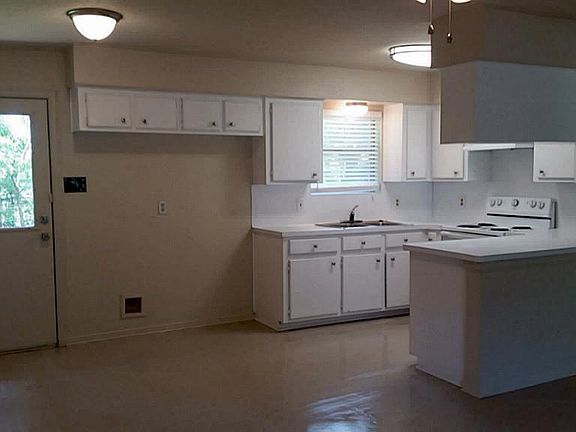 Dining/Kitchen