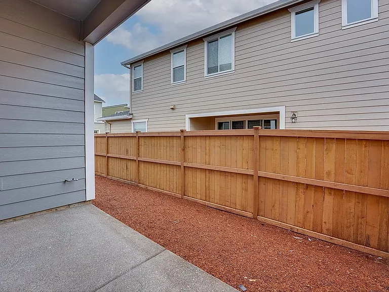 8266 SE Blanton — Photo 12