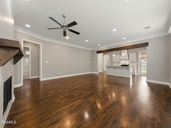 4th image of 117 Harvey Cay Ln