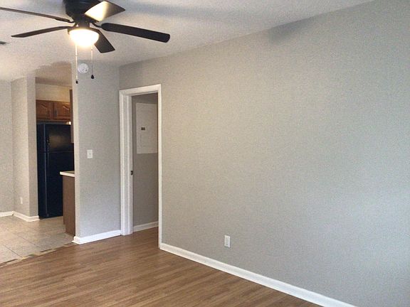 4th image of 4041 Loys Dr