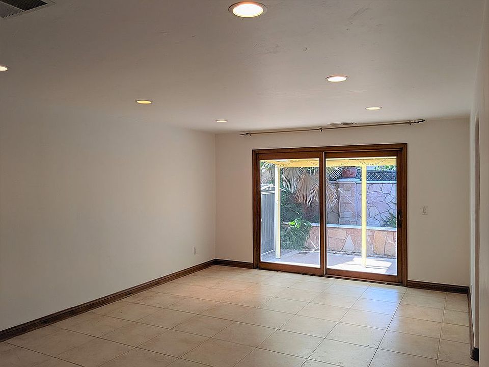 Livingroom - 1