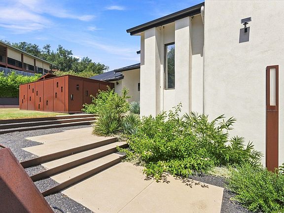 3rd image of 2100 Headwater Ln