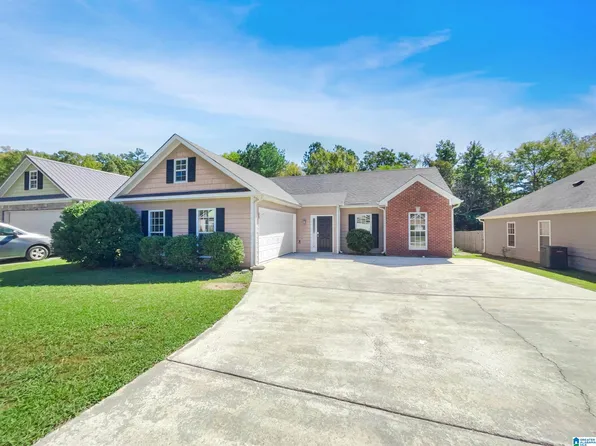 624 Meriweather Dr, Calera, AL 35040